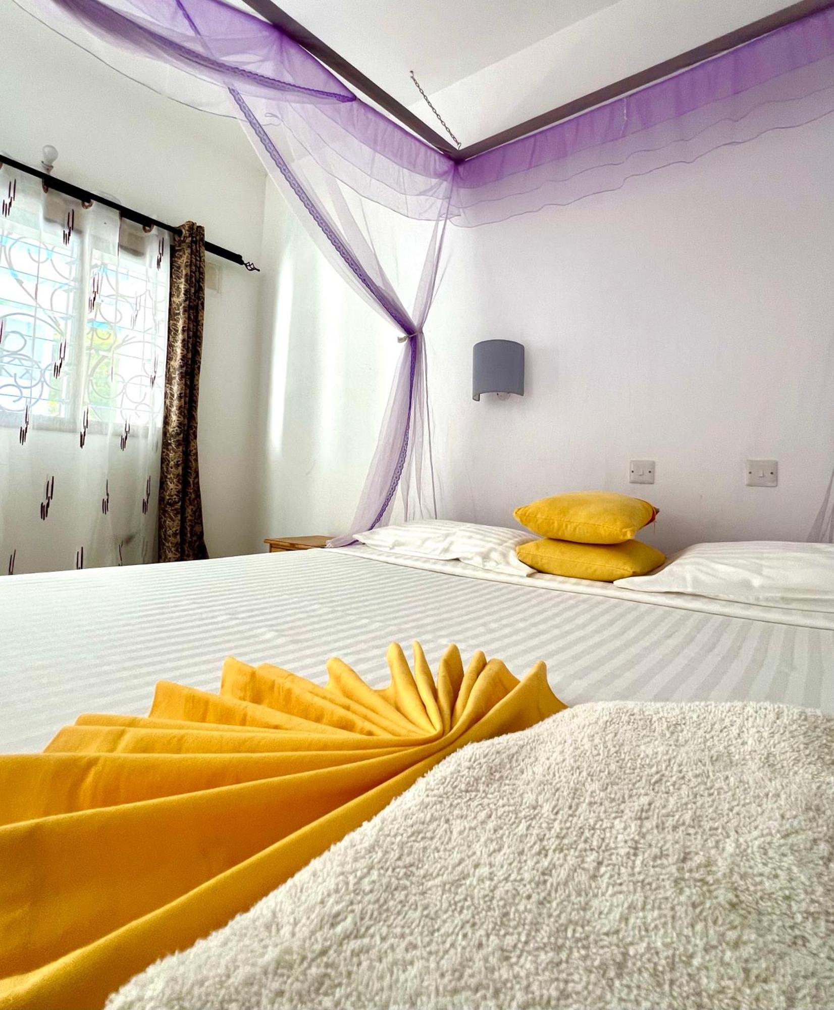 Papillon Garden Bar Villas Bamburi Exterior photo