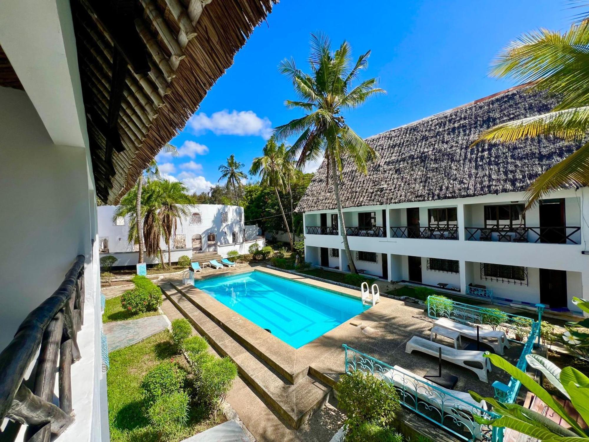 Papillon Garden Bar Villas Bamburi Exterior photo